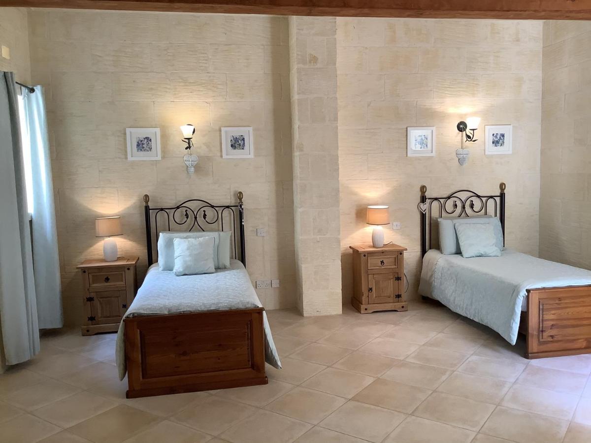 Ellie Boo Bed & Breakfast Вікторія Екстер'єр фото