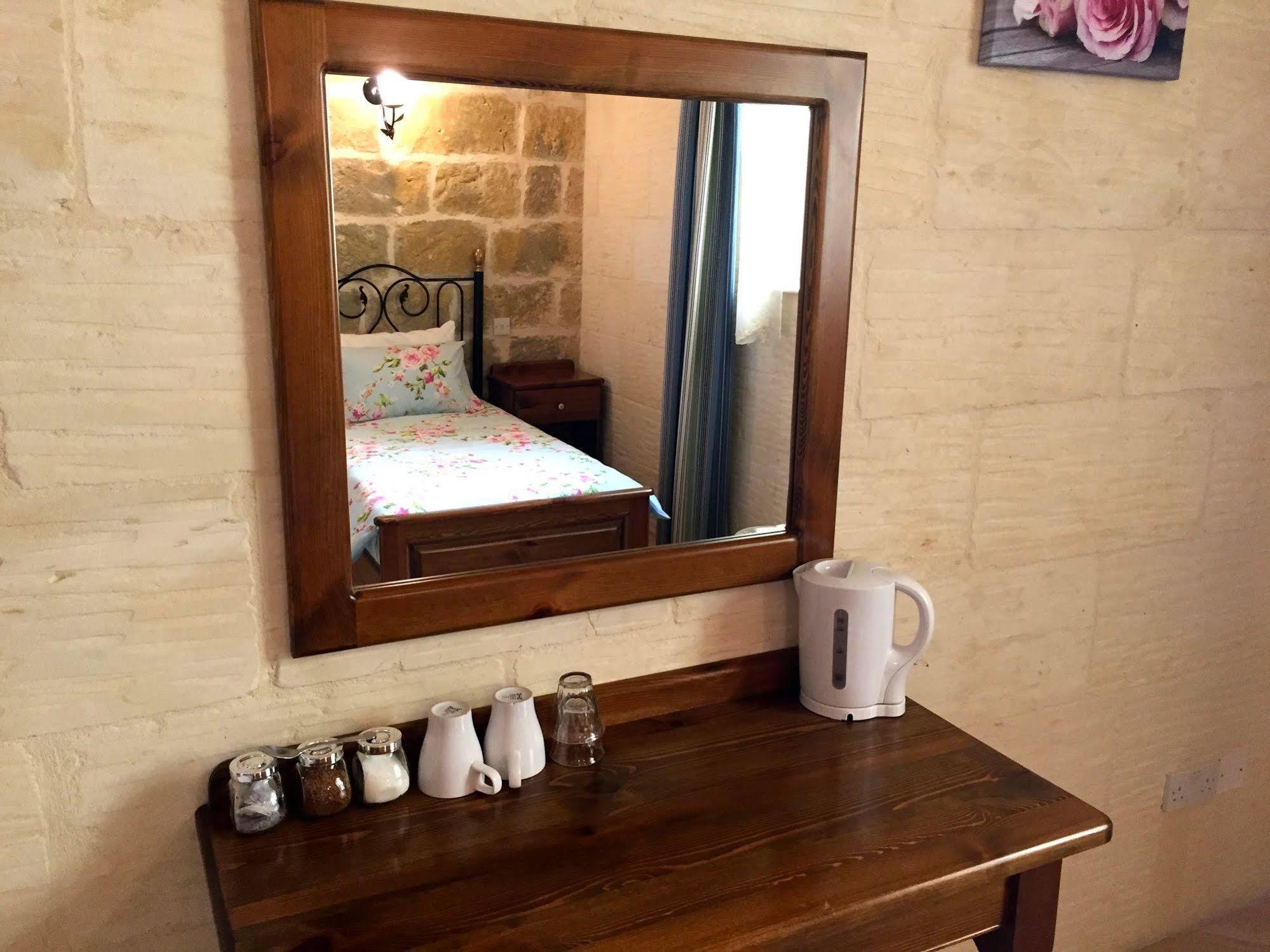 Ellie Boo Bed & Breakfast Вікторія Екстер'єр фото