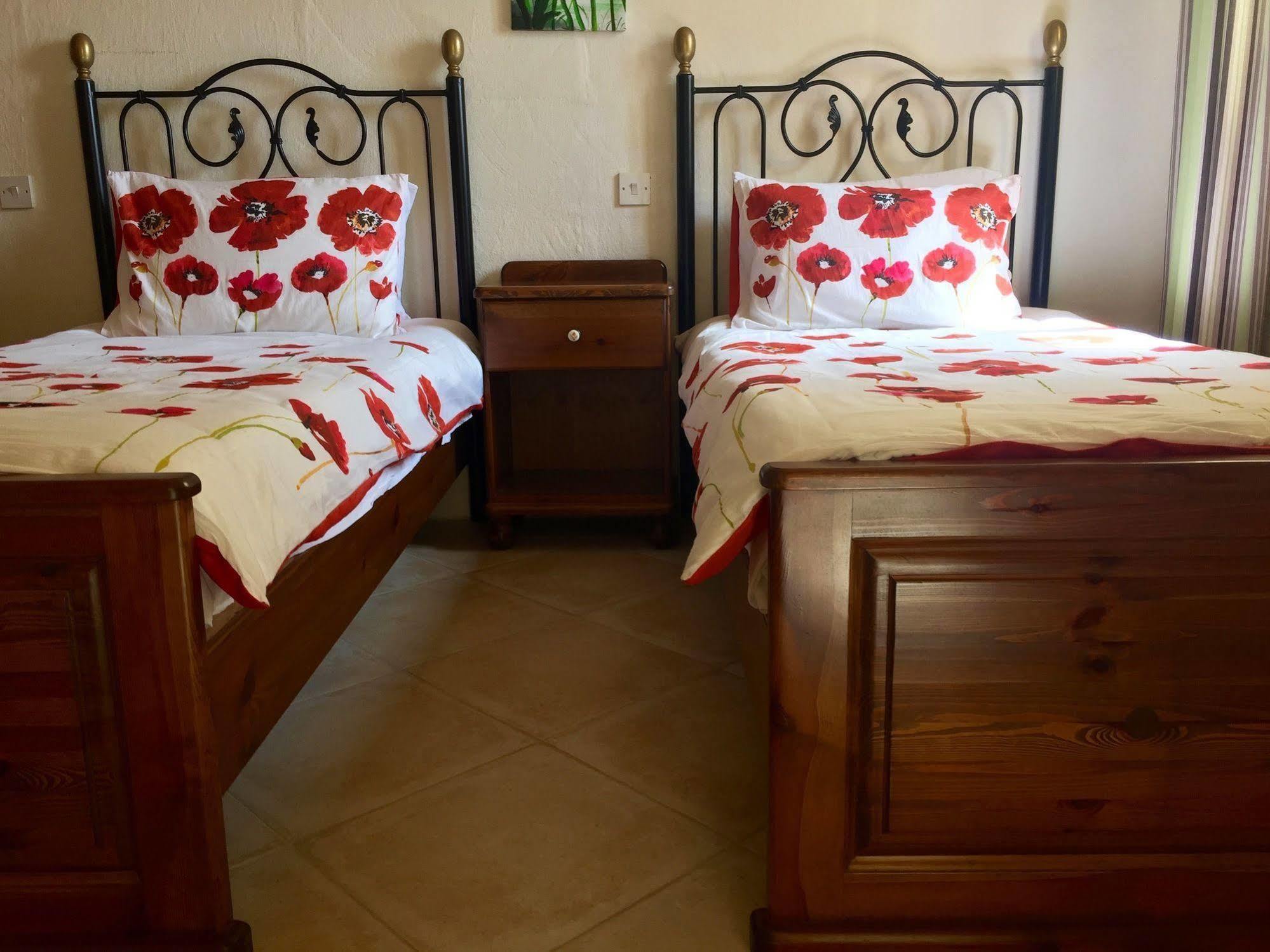 Ellie Boo Bed & Breakfast Вікторія Екстер'єр фото