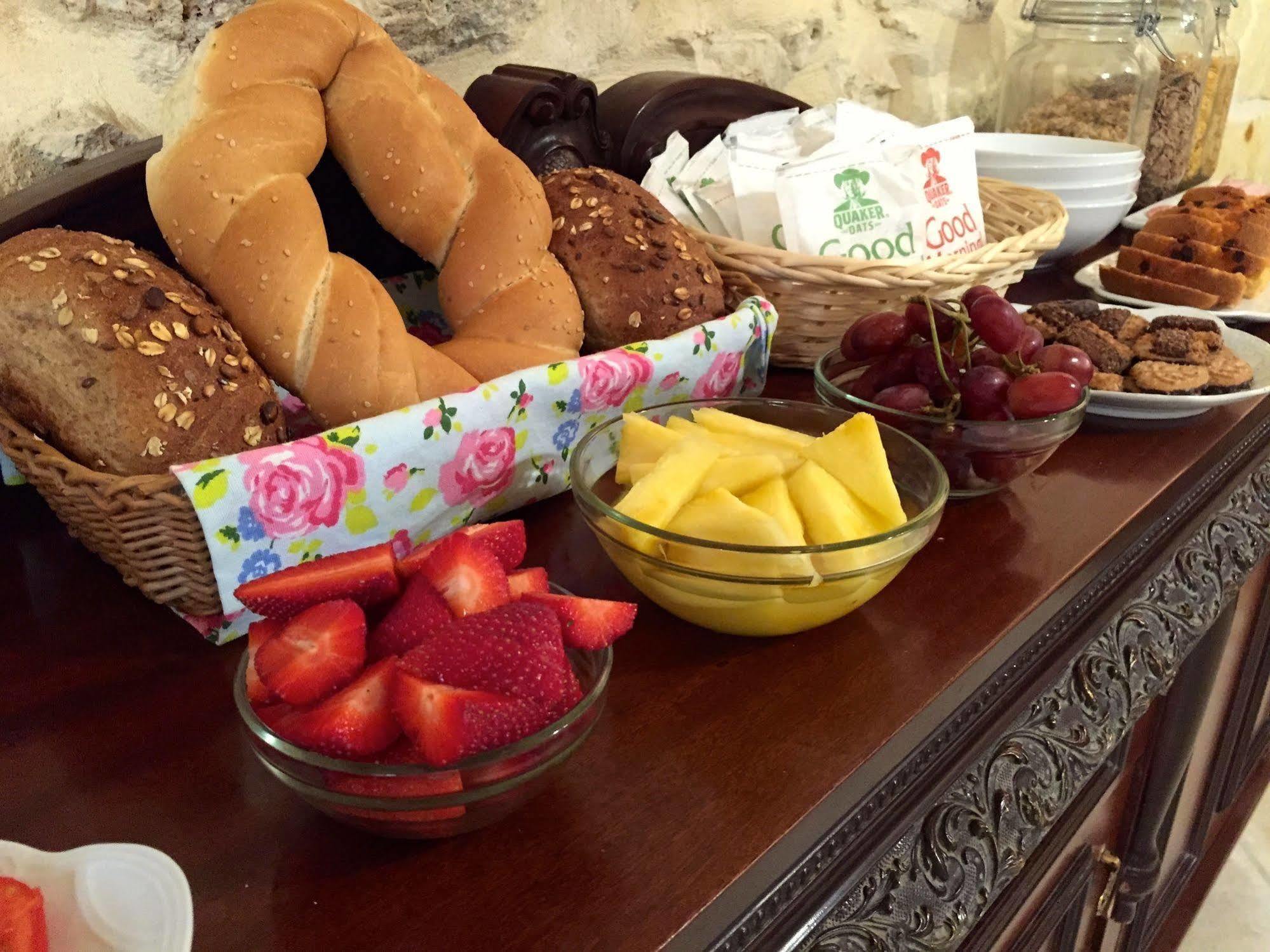 Ellie Boo Bed & Breakfast Вікторія Екстер'єр фото
